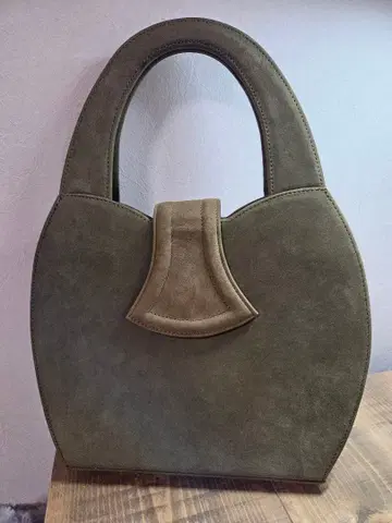 올리브 그린 스웨이드 핸드백