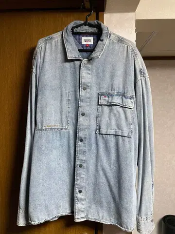 Tommy Jeans 데님 셔츠 라이트 블루