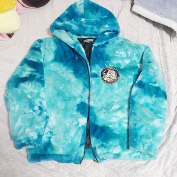 [ 코무돗토 유타 착용 모델 ] 갈피 자수 빅 로고 퍼 자켓 L