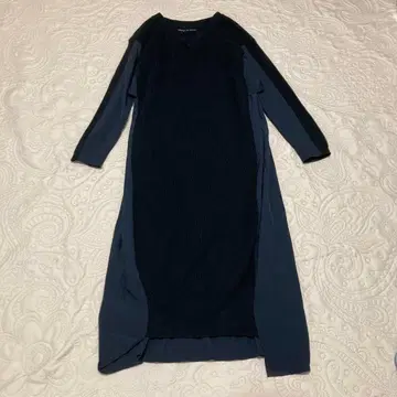 오즈모시스 도킹 원피스 플리츠 이소재 원피스 V넥 네이비