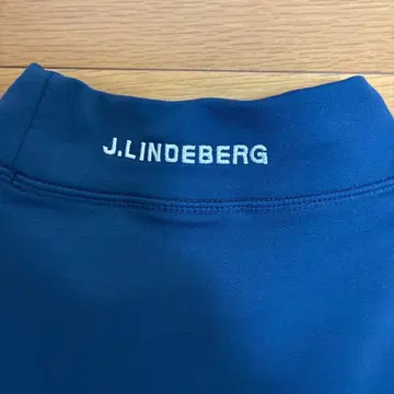 [새상품급] J.LINDEBERG 네이비 긴팔 모크넥 L 슬림