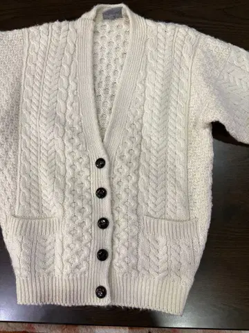 아이보리 케이블 니트 가디건