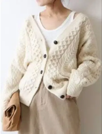 아이보리 케이블 니트 가디건
