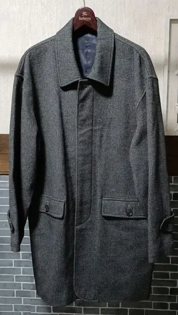 그레이 계열 체크 피 코트