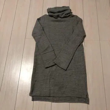 그레이 터틀넥 니트 원피스