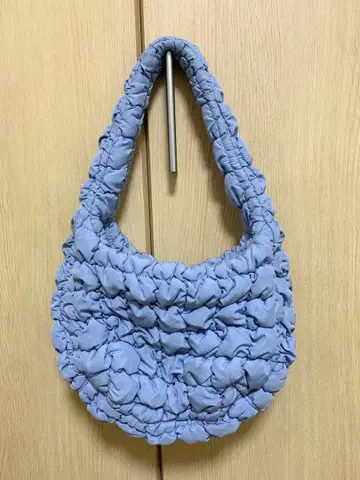COS 라이트 블루 핸드백 퀼트 백 퀼팅 백