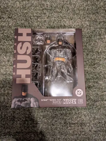 배트맨 HUSH (BLACK Ver.) MAFEX 피규어