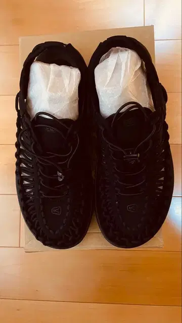 [ 새상품 미사용 ] KEEN 킨 UNEEK WBLACK