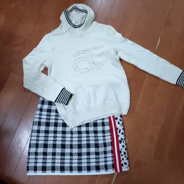 아르치비오 후드 부착 스웨터 36 & 스커트 38