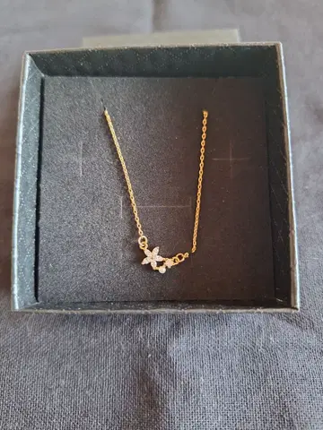 별 모티브 목걸이 골드 컬러