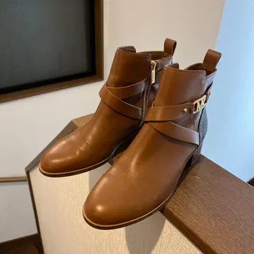 마이클코어스 숏부츠 7하프