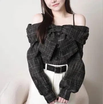 [ 당일 발송 ] 리본 오프숄더 롱 슬리브 상의