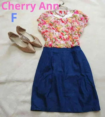 새상품급 Cherry Ann 체리앤 꽃무늬 x 데님풍 도킹 원피스