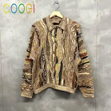 COOGI 3D 니트 스웨터 쿠지 하프 버튼