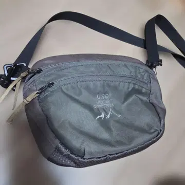 어반 리서치 URD 바디백 그레이