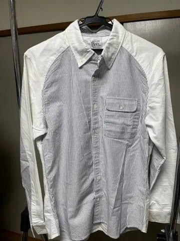 BODY BUTTER 스트라이프 긴팔 셔츠 L 사이즈