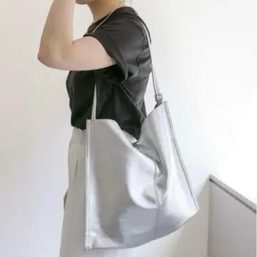 [ 새상품급 ] ear PAPILLONNER 넙적 원핸들 숄더백