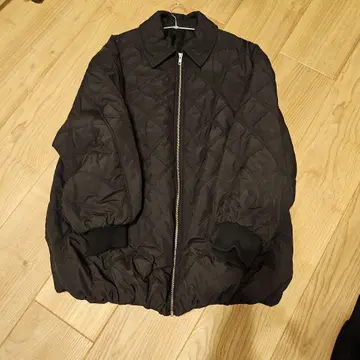 블랙 퀼팅 자켓 벌룬 소매