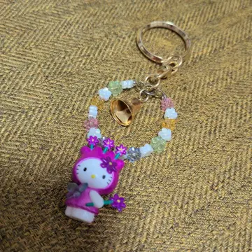 헬로키티 키링 꽃 장식 방울 포함