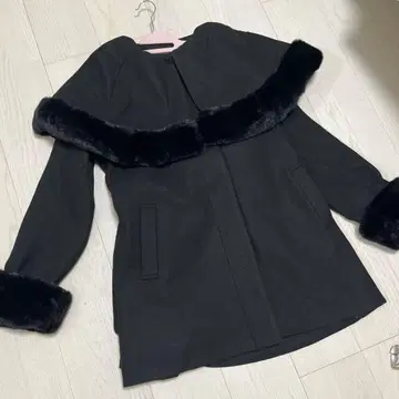 r.p.s 인조 모피 케이프 포함 코트