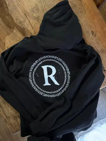 RADWIMPS 후드티 새상품급