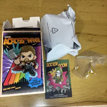 마블 아크로스 더 인피니트 Dr. 둠 피규어