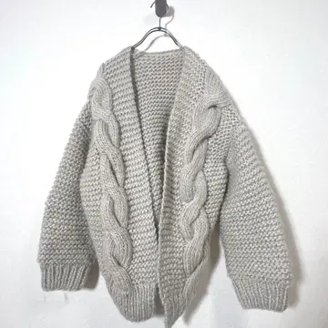 글로벌 워크 니트 가디건 베이지 계열 프리 사이즈