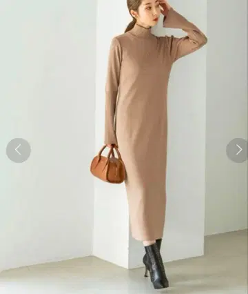 [ 새상품급 ] 노블 총침 I라인 니트 원피스 긴팔 베이지