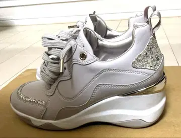 DIANA 통굽 스니커즈 글리터 힐 21.5cm