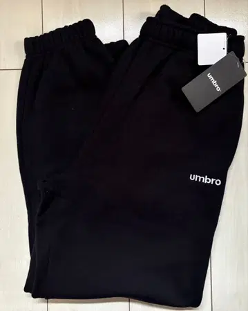 새상품 M 사이즈 umbro 엄브로 속기모 롱팬츠 맨투맨 블랙