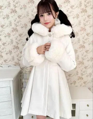 ROJITA 백리본 후디 코트 화이트