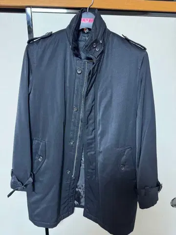 블랙 스텐카라 코트 견장 부착