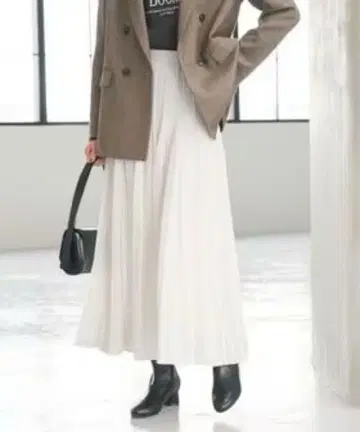 새상품 green label relaxing 시어 플리츠 스커트