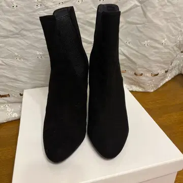 다이애나 블랙 스웨이드 부츠 하이힐