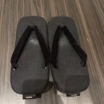 unda 블랙 샌들