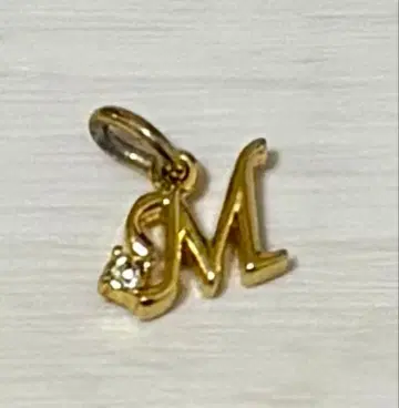 골드 알파벳 M 참