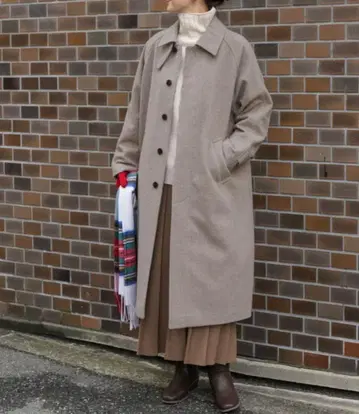 새상품급 어반 리서치 도어스 울 100% 발마칸 코트 S 사이즈