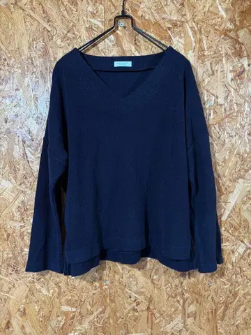 새상품급 BEAUTY&YOUTH 네이비 V넥 니트 돌먼 일본제