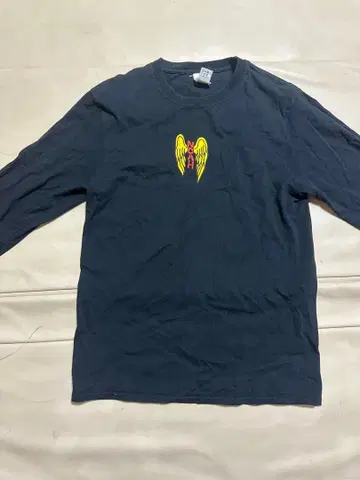 NOAH 긴팔 티셔츠 블랙 날개 디자인