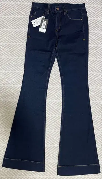 새상품 택 포함 A/X 부츠컷 데님 다크 블루