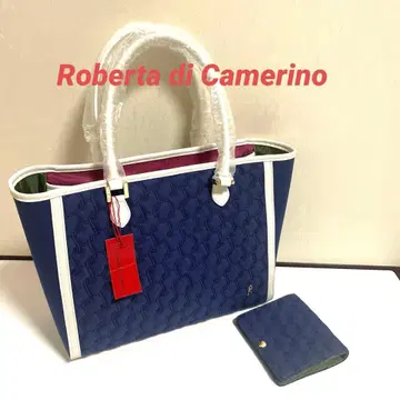 로베르타 네이비 퀼팅 토트백 퍼스 포함