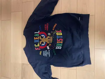 F.C.R.B. 네이비 맨투맨