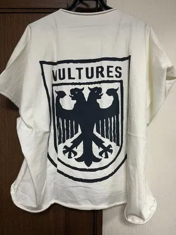 [ 사이즈 2 ] VULTURES YEEZY WHITE T셔츠