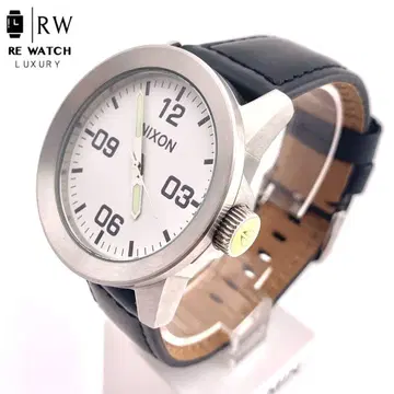 7-5088 NIXON 8H 쿼츠 손목시계 화이트/블랙