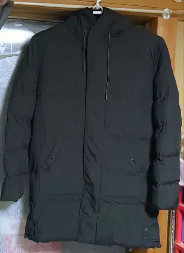 블랙 다운 자켓 후드 부착