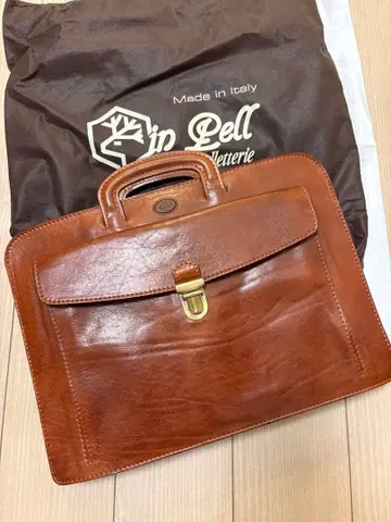 천연 가죽 백 이탈리아 구매