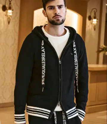 [ 1PIU1UGUALE3 RELAX ] 밑단 라인 니트 후드티