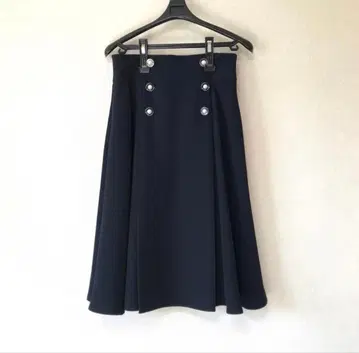 새상품급 Rene 미디 스커트 네이비 펄 버튼 36