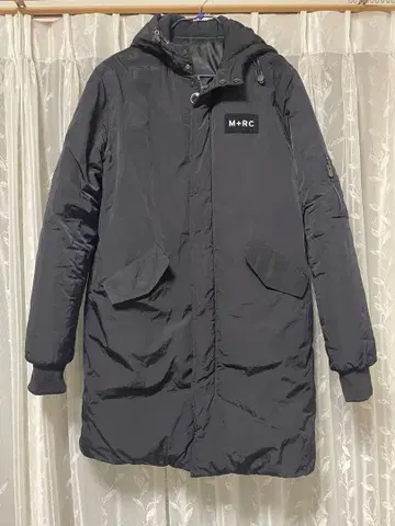 M+RC NOIR 다운 코트