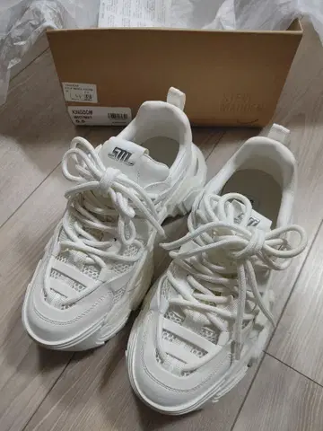 stevemadden 볼륨 밑창 스니커즈 3